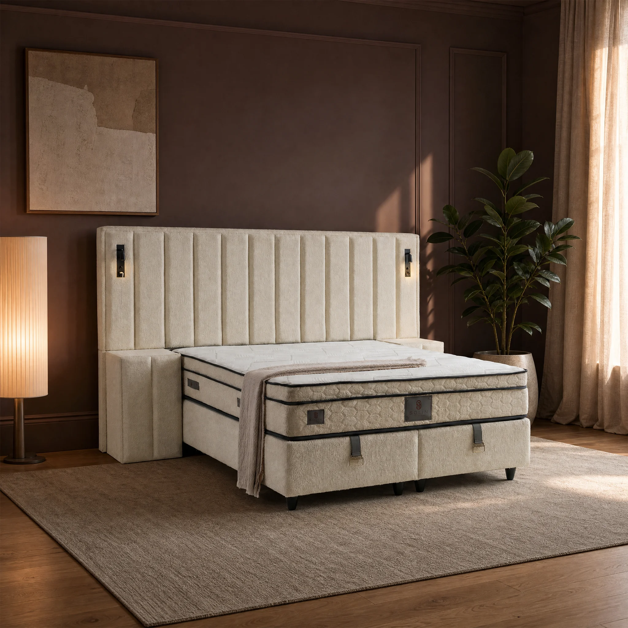 Pella Cream Polsterbett in Creme mit wandbreitem, senkrecht gestepptem Kopfteil