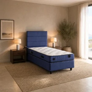 Essen Blue Polsterbett in kräftigem Dunkelblau mit hohem Kopfteil im hellen Schlafzimmer